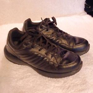 Tredsafe non slip shoes women's size 8 W black